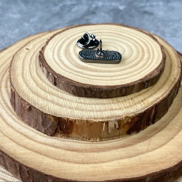 Relax Pill Enamel Pin/ Brooch Lapel - Picture 4 of 5